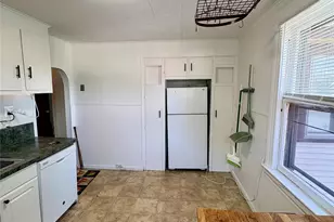 254 Hempstead Ave, Rockville Centre, NY 11570 - Photo 3