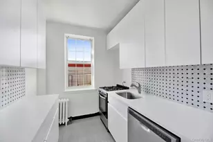 1 Ash Pl, Great Neck, NY 11021 - Photo 3