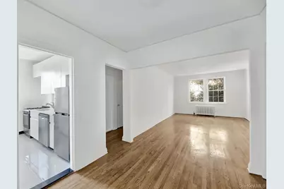 1 Ash Place #2L, Great Neck, NY 11021 - Photo 5