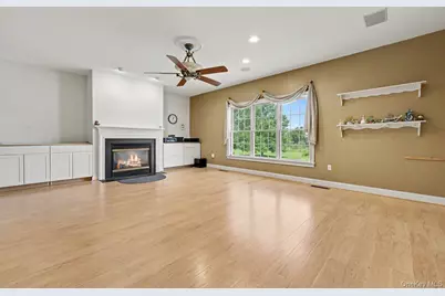 23 Monarch Drive, Hopewell Junction, NY 12533 - Photo 5