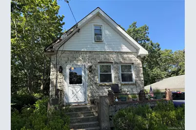 164 S Evergreen Drive, Selden, NY 11784 - Photo 23