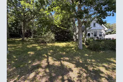 164 S Evergreen Drive, Selden, NY 11784 - Photo 3