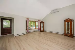6 Village Dr, Jericho, NY 11753 - Photo 5