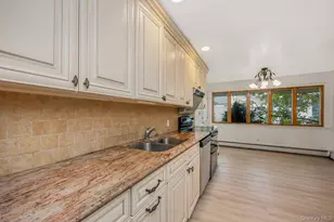 6 Village Dr, Jericho, NY 11753 - Photo 13