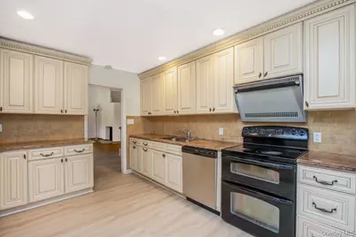 6 Village Drive, Jericho, NY 11753 - Photo 11