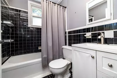 837 Edward Street, Baldwin, NY 11510 - Photo 19