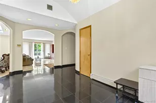 22 Penn Dr, Dix Hills, NY 11746 - Photo 29