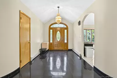 22 Penn Drive, Dix Hills, NY 11746 - Photo 3