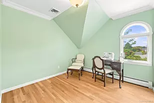 53-15 Overbrook St, Douglaston, NY 11362 - Photo 29