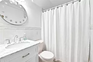 53-15 Overbrook St, Douglaston, NY 11362 - Photo 23