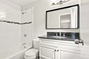 25 Greenvale Cir, White Plains, NY 10607 - Photo 13