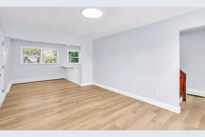 556 S Bayview Avenue, Freeport, NY 11520 - Photo 13