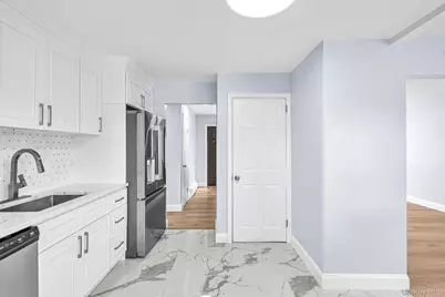 556 S Bayview Avenue, Freeport, NY 11520 - Photo 5