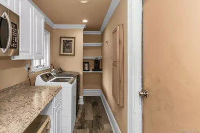 189 Lodge Avenue, Huntington Station, NY 11746 - Photo 17