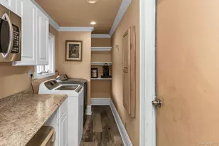 189 Lodge Ave, Huntington Station, NY 11746 - Photo 17