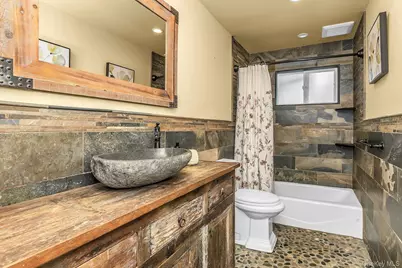 189 Lodge Avenue, Huntington Station, NY 11746 - Photo 27