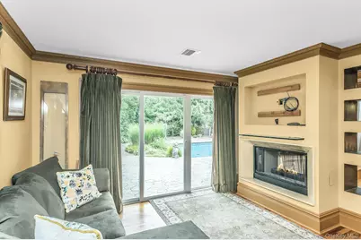 189 Lodge Avenue, Huntington Station, NY 11746 - Photo 19