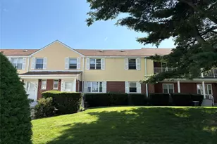 67-71 Cloverdale Ln, Oakland Gardens, NY 11364 - Photo 3