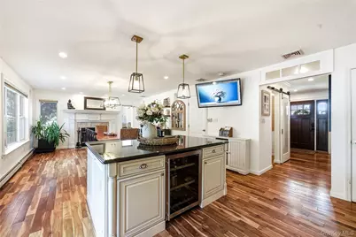 1536 Winganhauppauge Road, Islip, NY 11751 - Photo 5