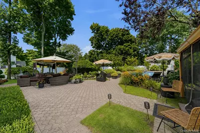 1536 Winganhauppauge Road, Islip, NY 11751 - Photo 31