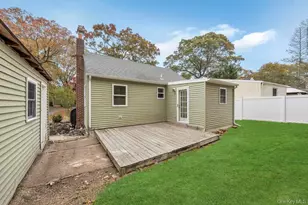 34 Ormond Ave, Selden, NY 11784 - Photo 21