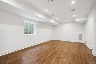 44 Plainview Rd, Woodbury, NY 11797 - Photo 43