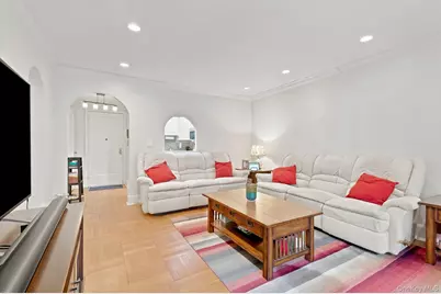 910 Stuart Avenue #2EF, Mamaroneck, NY 10543 - Photo 5
