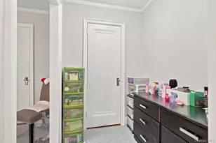 910 Stuart Ave, Mamaroneck, NY 10543 - Photo 13