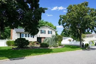 3 Humming Ln, Coram, NY 11727 - Photo 3