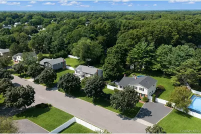 3 Humming Lane, Coram, NY 11727 - Photo 5