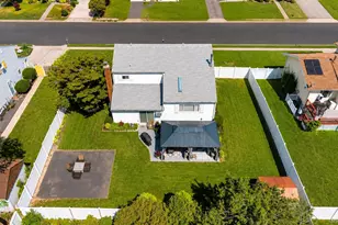 164 Bark Ave, Central Islip, NY 11722 - Photo 3