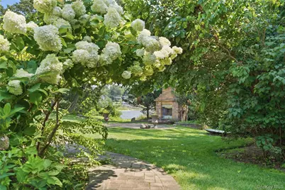 6 Lighthouse Point, Lloyd Harbor, NY 11743 - Photo 33