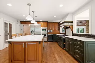 6 Lighthouse Point, Lloyd Harbor, NY 11743 - Photo 13