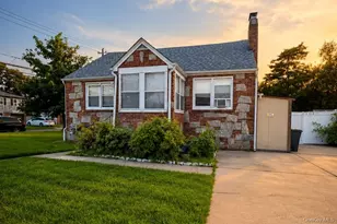 4 Brown St, West Babylon, NY 11704 - Photo 3