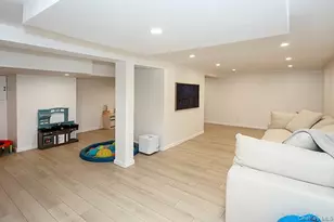 269 N Suffolk Ave, Massapequa, NY 11758 - Photo 25