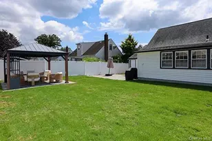 269 N Suffolk Ave, Massapequa, NY 11758 - Photo 31