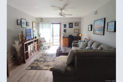 463 Mariners Way, Copiague, NY 11726 - Photo 13