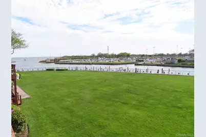 463 Mariners Way, Copiague, NY 11726 - Photo 23