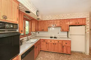 1699 Meadowbrook Rd, Merrick, NY 11566 - Photo 9