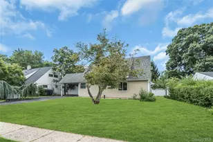 36 Atlas Ln, Hicksville, NY 11801 - Photo 3