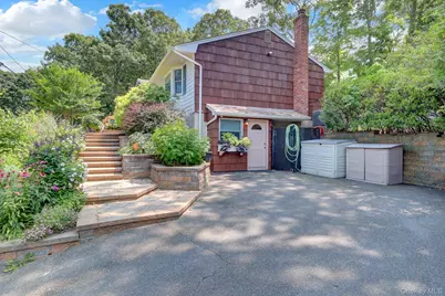 26 Greenlawn Road, Sound Beach, NY 11789 - Photo 3