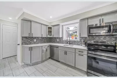 95 Colonial Drive, Massapequa, NY 11758 - Photo 13