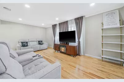 95 Colonial Drive, Massapequa, NY 11758 - Photo 7