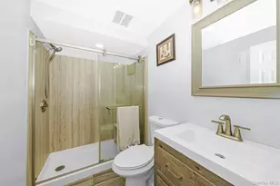 341 Avenue B, Ronkonkoma, NY 11779 - Photo 25