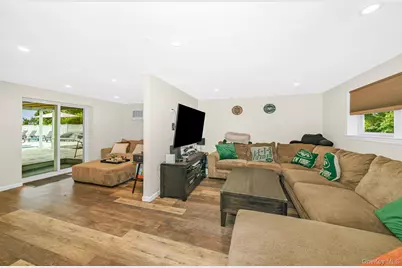 341 Avenue B, Ronkonkoma, NY 11779 - Photo 29