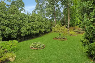 5 Pinewood Drive, White Plains, NY 10603 - Photo 31