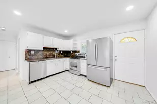 201 Acre Ln, Hicksville, NY 11801 - Photo 3
