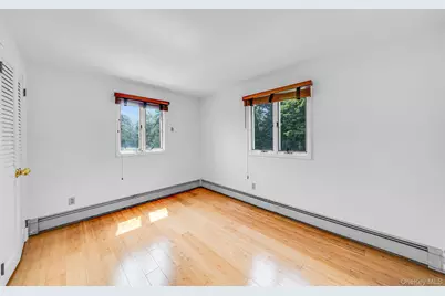 201 Acre Lane, Hicksville, NY 11801 - Photo 17