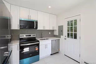 12 Garland, Westbury, NY 11590 - Photo 9