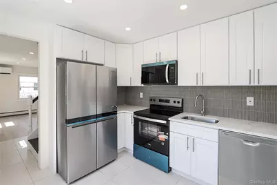 12 Garland, Westbury, NY 11590 - Photo 11